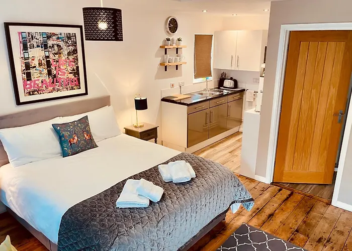 The Summer House - Free Onsite Parking